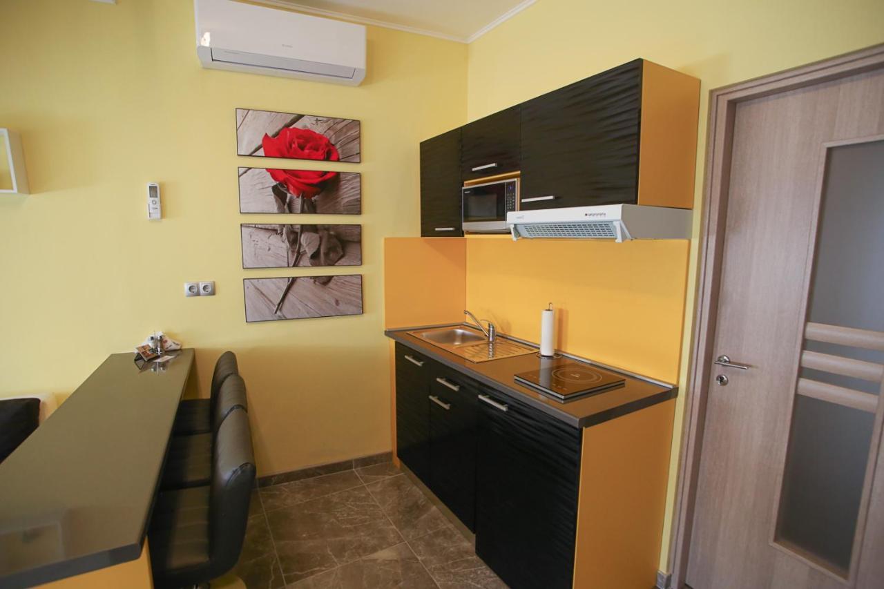 Centrum Lux 2 Apartmanok Kaposvár Buitenkant foto