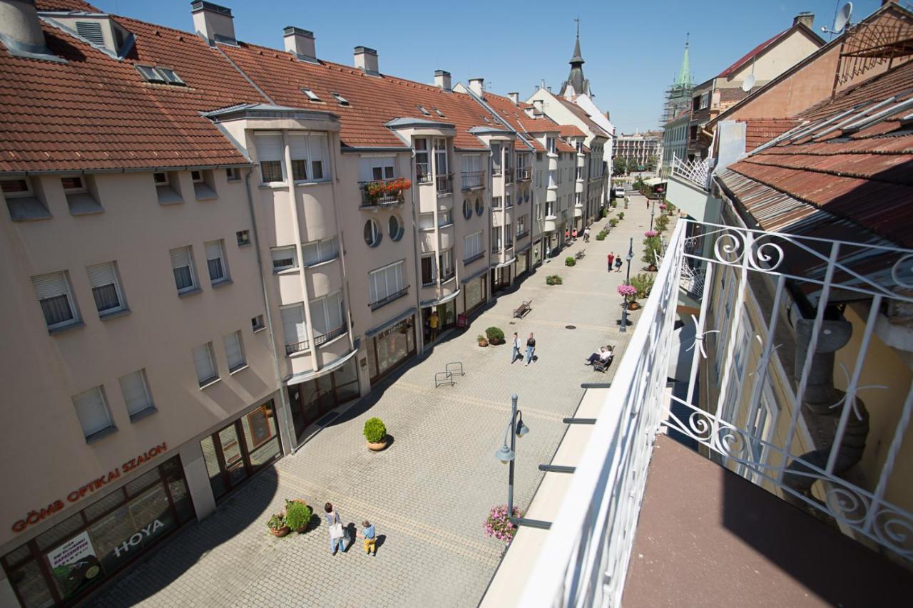 Centrum Lux 2 Apartmanok Kaposvár Buitenkant foto