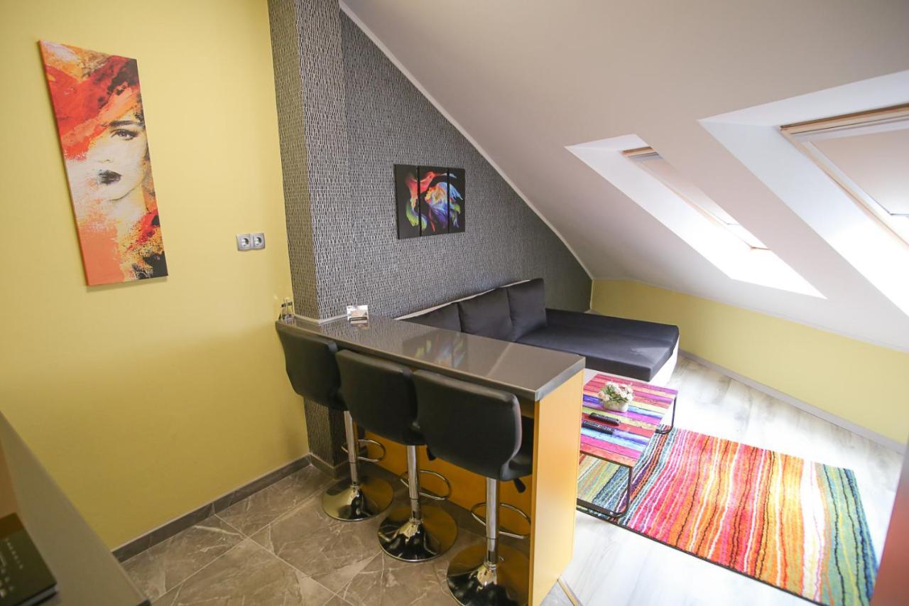 Centrum Lux 2 Apartmanok Kaposvár Buitenkant foto