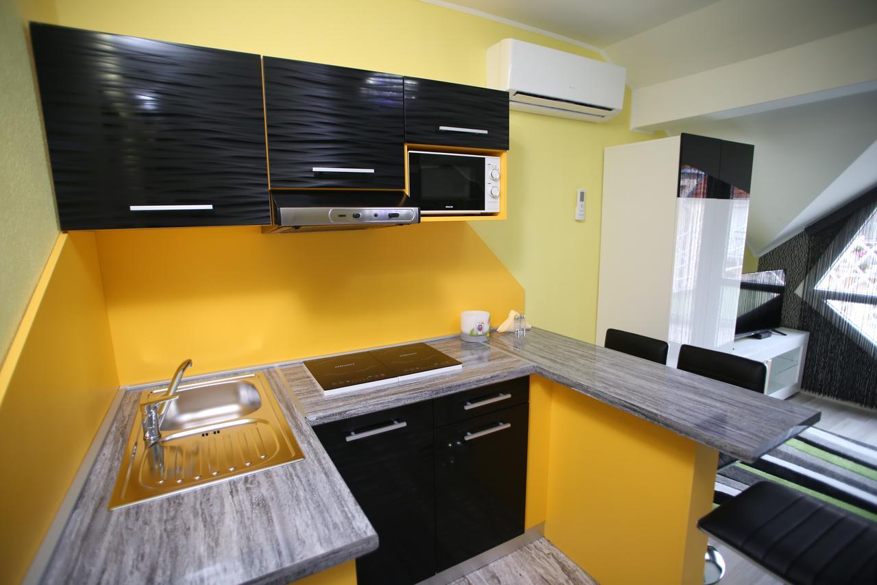 Centrum Lux 2 Apartmanok Kaposvár Buitenkant foto