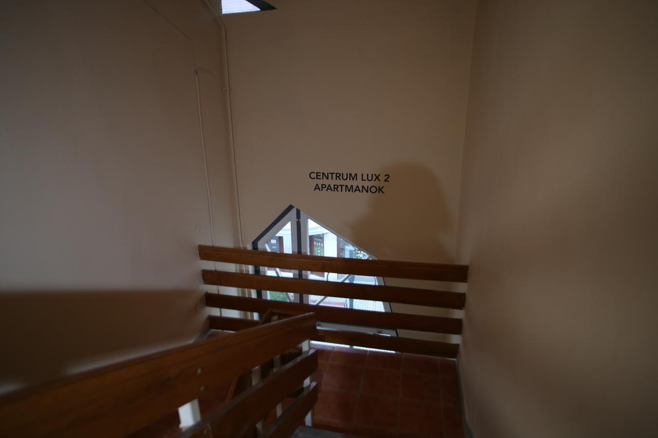 Centrum Lux 2 Apartmanok Kaposvár Buitenkant foto