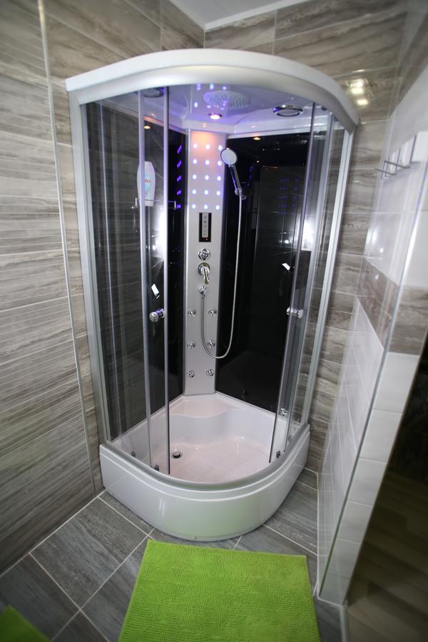 Centrum Lux 2 Apartmanok Kaposvár Buitenkant foto