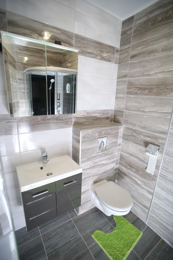 Centrum Lux 2 Apartmanok Kaposvár Buitenkant foto