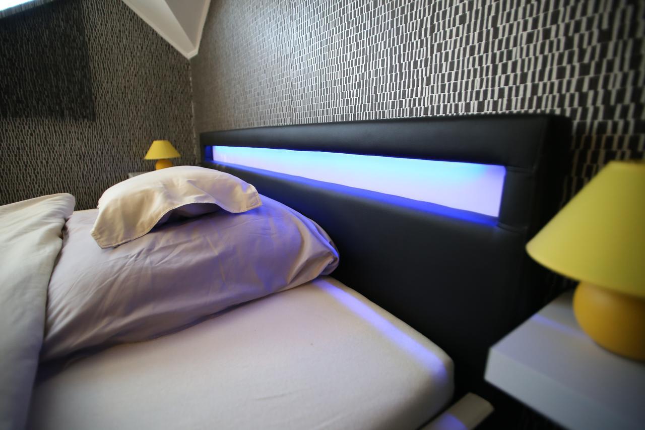 Centrum Lux 2 Apartmanok Kaposvár Buitenkant foto