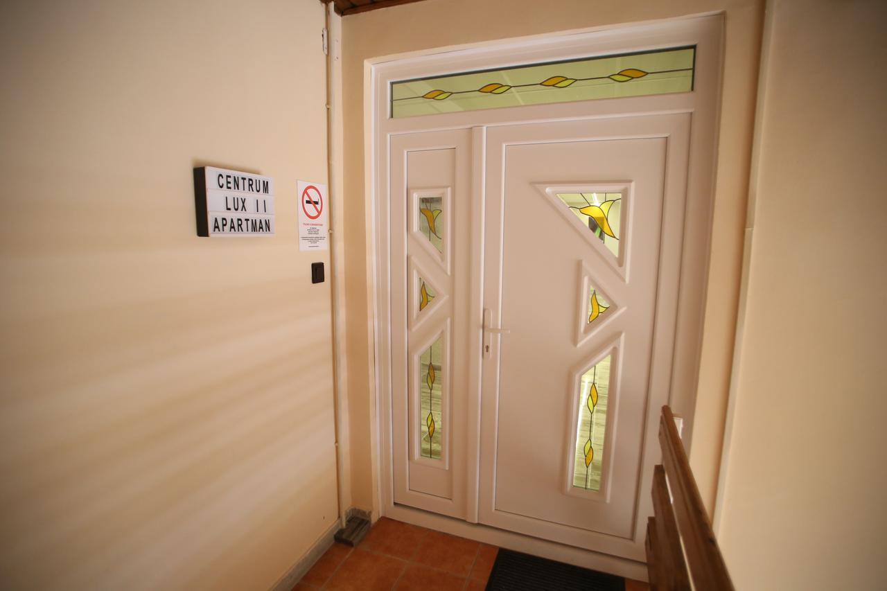 Centrum Lux 2 Apartmanok Kaposvár Buitenkant foto